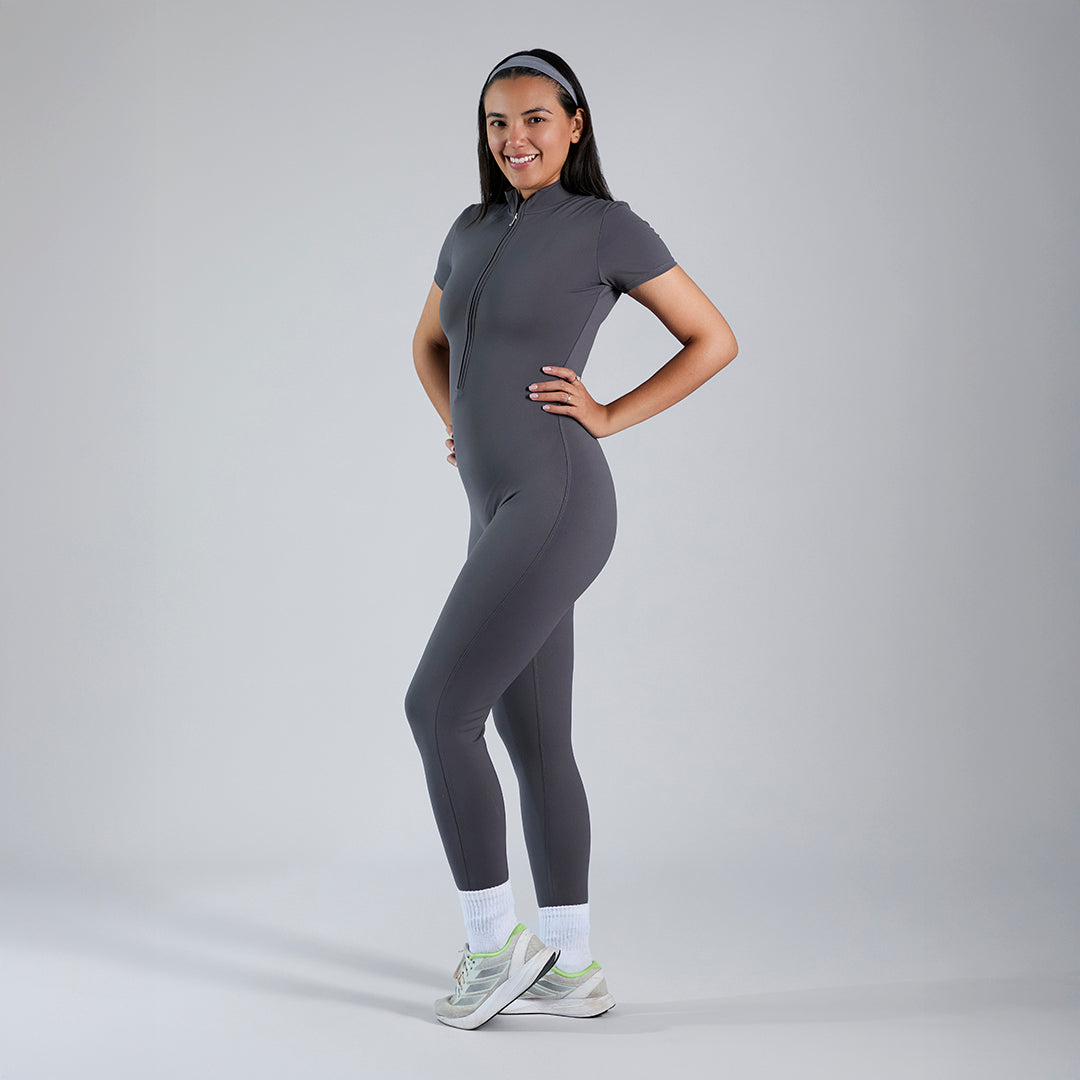 Aura Short · Graphite