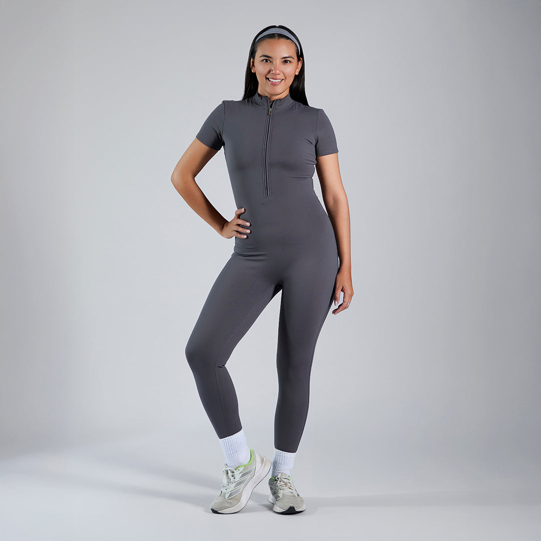 Aura Short · Graphite
