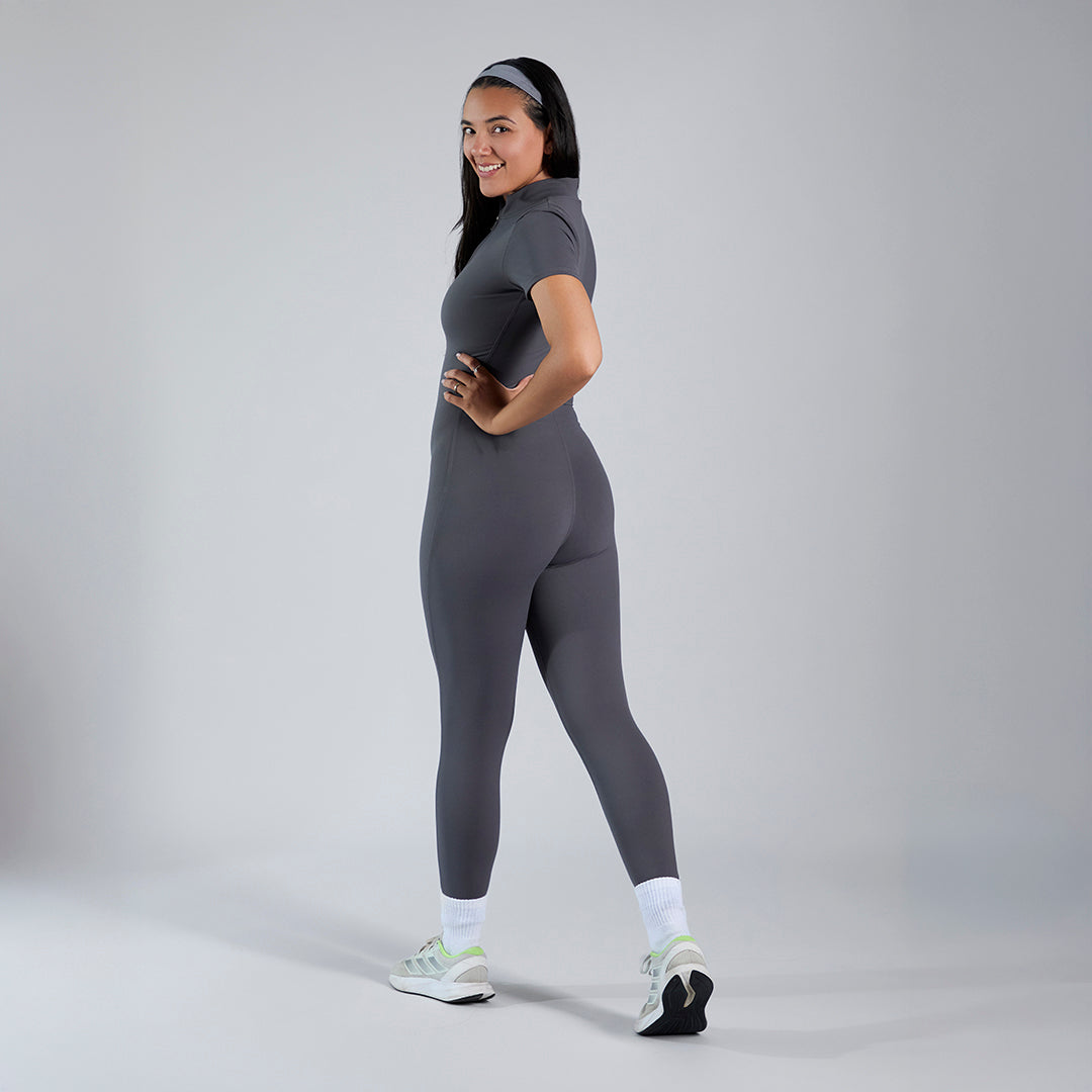 Aura Short · Graphite